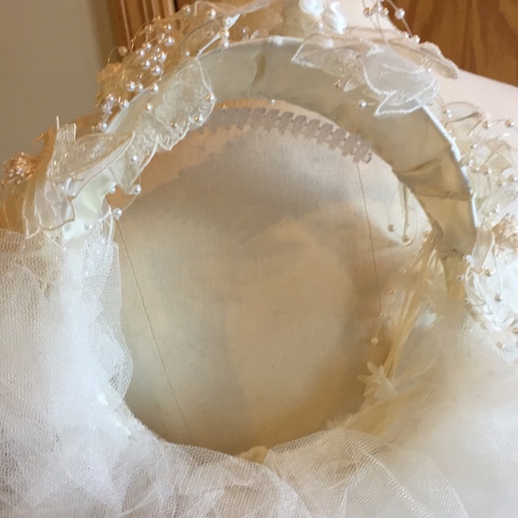Candlelight Tulle Dual Layer Fingertip Length Wedding Veil - Picture 7 of 8